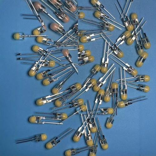 发光二极管怎么用220V电压点亮? 发光二极管怎么用220V电压点亮?